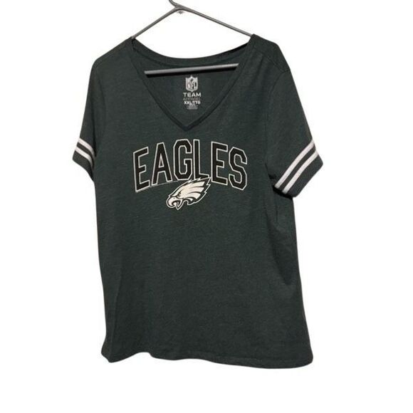 Philadelphia Eagles Women’s Size XXL V-Neck T-Shirt - Picture 1 of 4